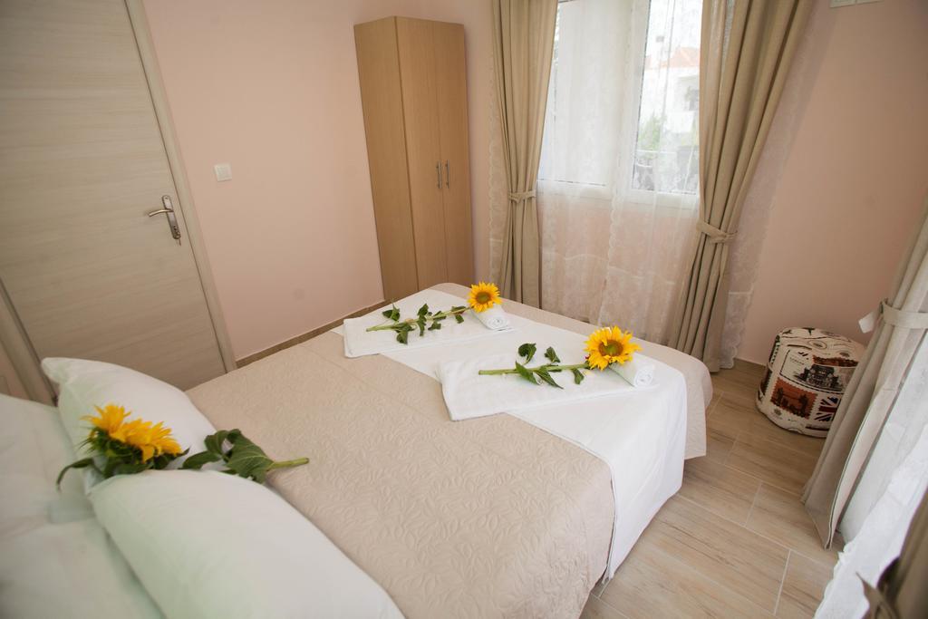Kentrikon Suites Полихроно Номер фото