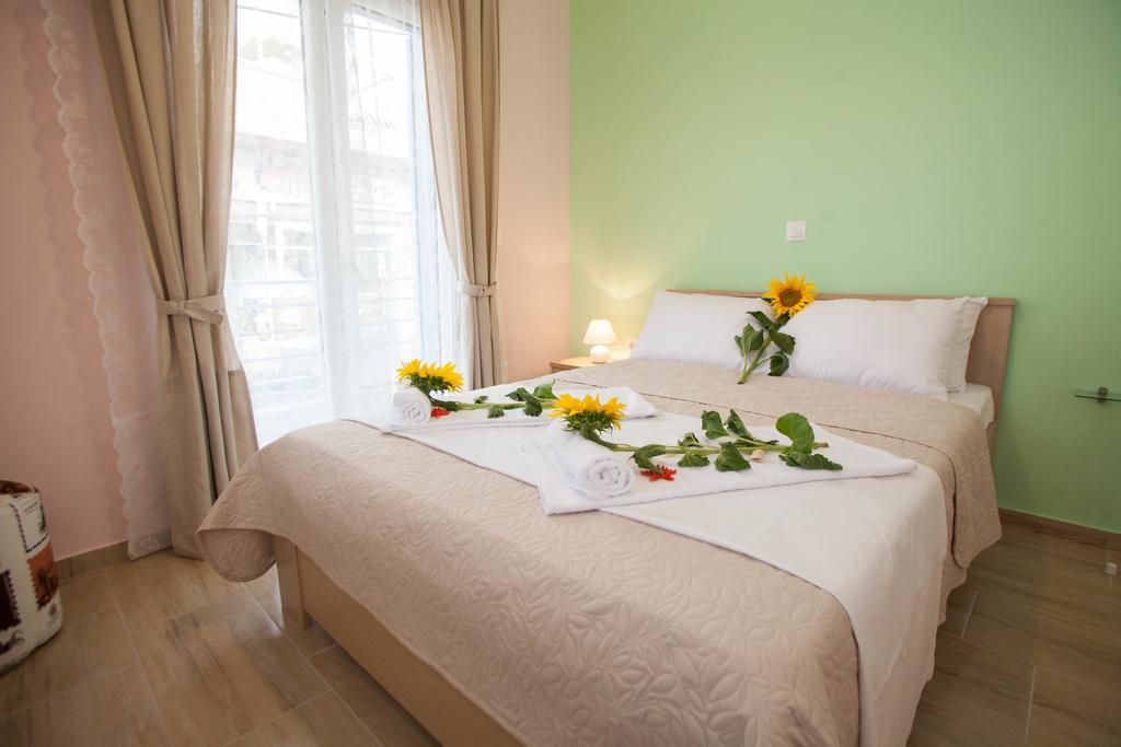 Kentrikon Suites Полихроно Номер фото