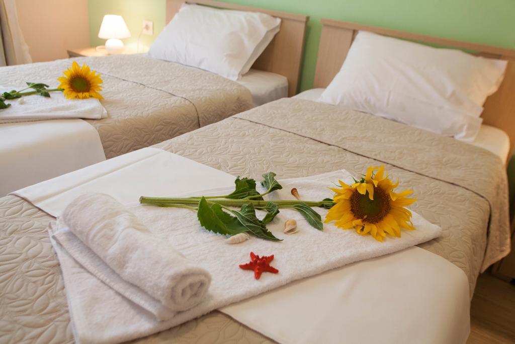 Kentrikon Suites Полихроно Номер фото