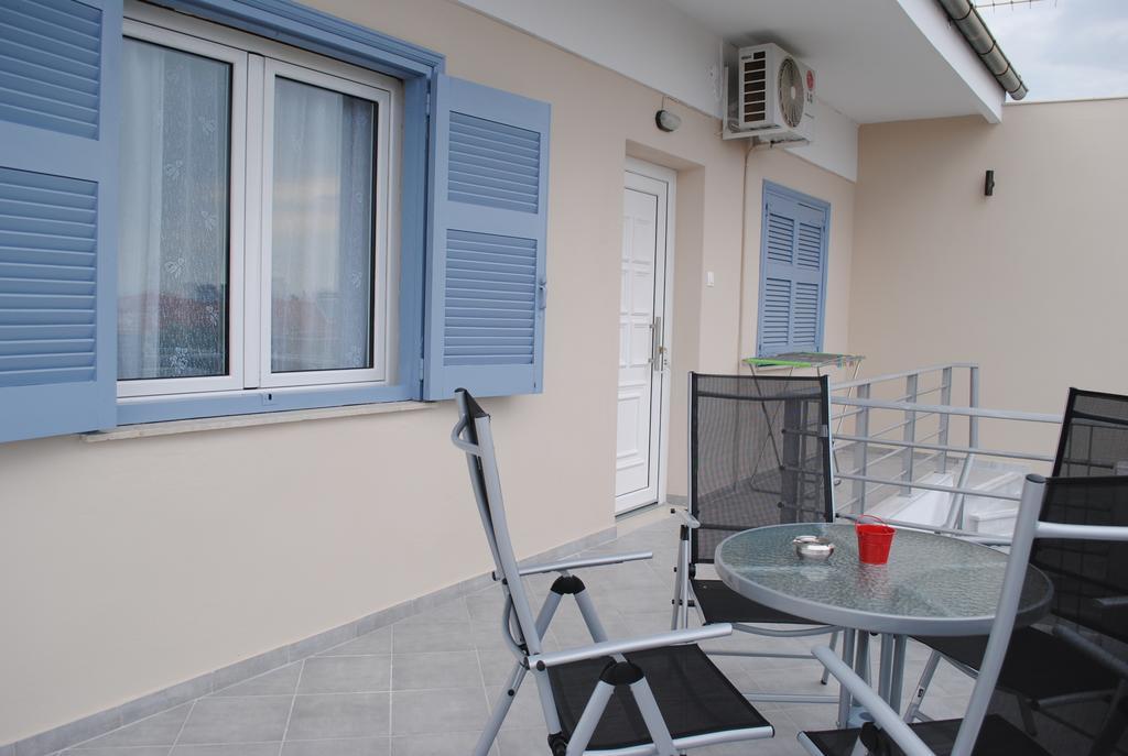 Kentrikon Suites Полихроно Номер фото