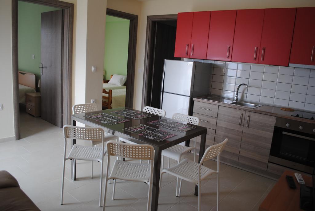 Kentrikon Suites Полихроно Номер фото