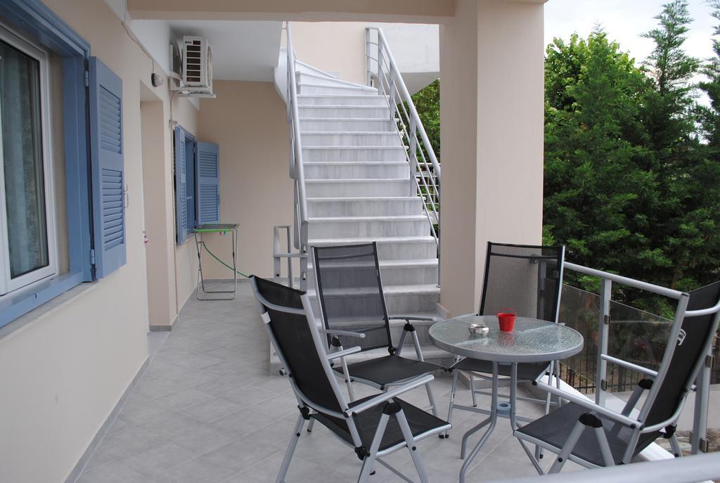Kentrikon Suites Полихроно Номер фото