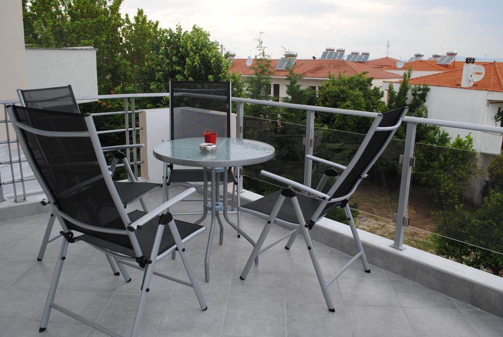 Kentrikon Suites Полихроно Номер фото